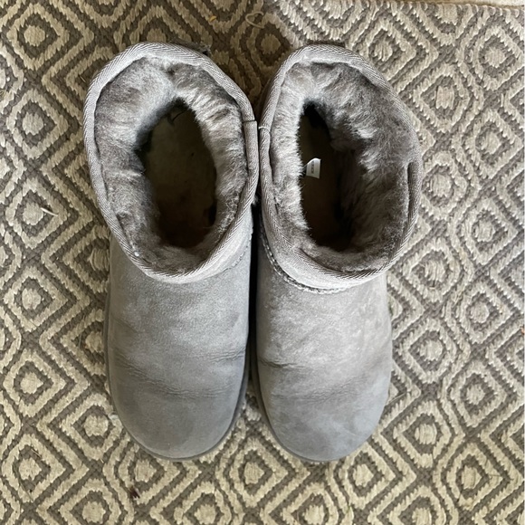 classic grey mini ll ugg boots - Picture 2 of 4